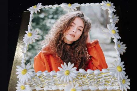 Print Photo On White Floral Birthday Cake With Name