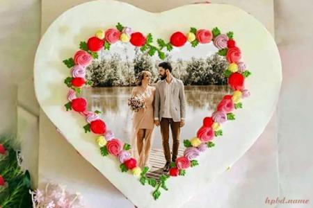 Customize Photo on Birthday Cake With Heart-Shaped Flower Border for Couple